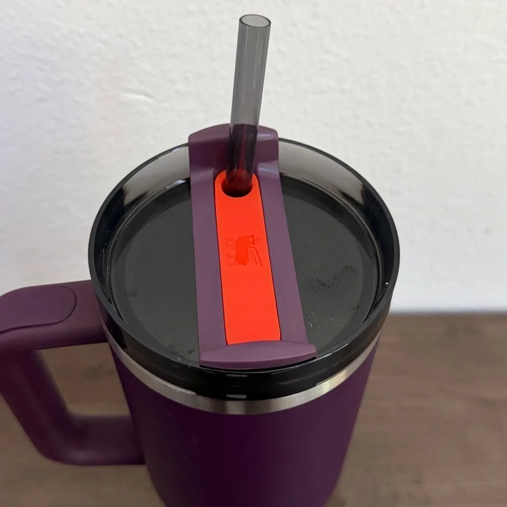 STANLEY Quencher H2.0 Tumbler Handle & Straw 40oz Plum insulated stainless steel - Picture 8 of 9